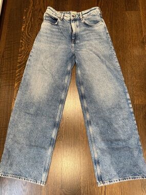 H&M Women's Boyfriend Jeans in Light Blue